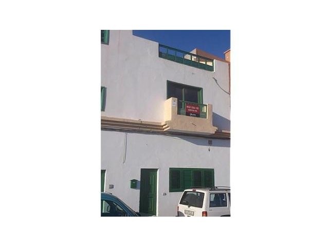 Apartment For Sale in Arrecife..
