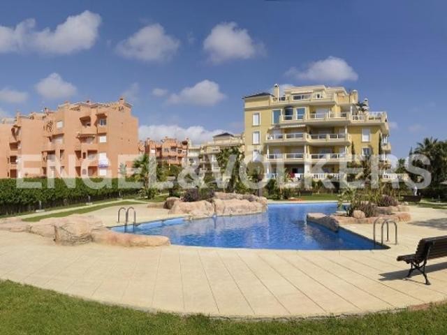 Luxury beachfront apartment with great..