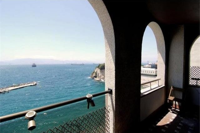 2 bedroom Apartment For Sale: Rosia..