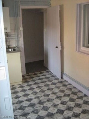 Townhouse with enclosed courtyard - 2