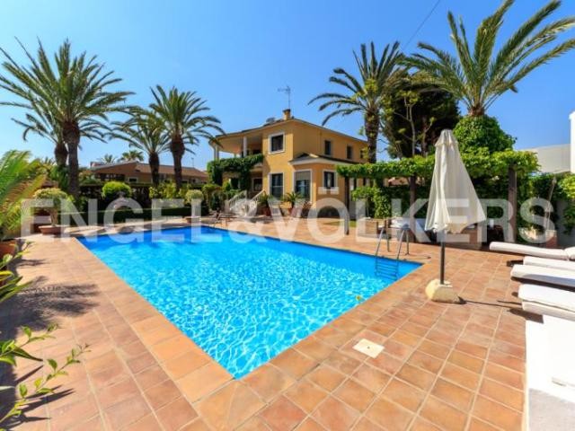 Luxury house in an excellent area