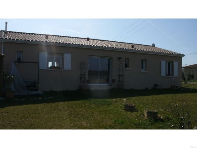 Recent single storey house