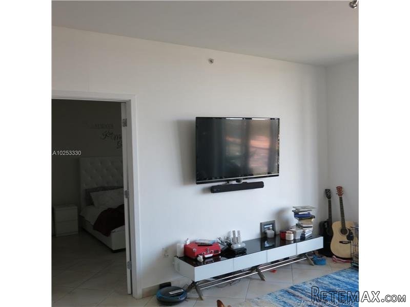 1 bedroom Flat For Sale: 3451 NE 1 AV #.. - 2