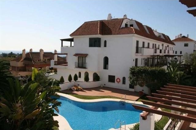 2 bedroom Apartment For Sale: El Coto..
