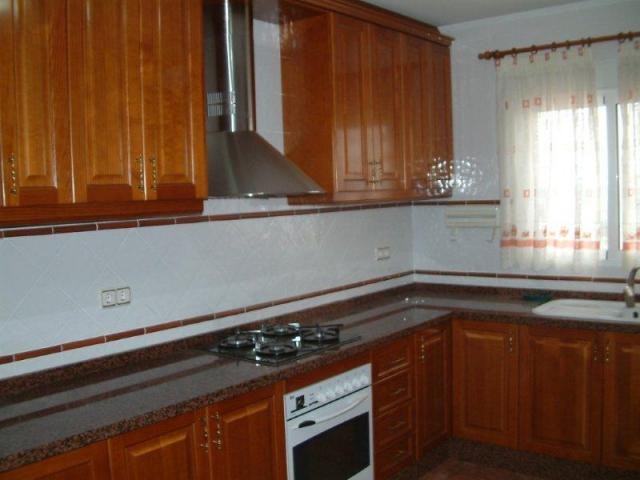 5 bed 3 bath villa built on a 800m plot - 2