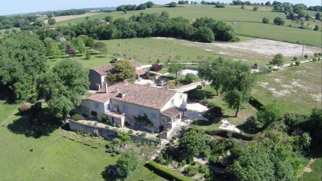 8 Bedroom Country House For Sale