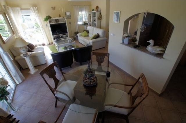 Beautiful fully legal villa on 1000m.. - 2