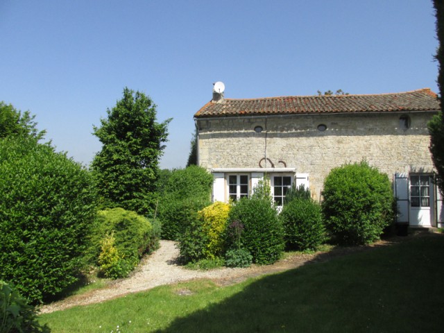 Detached 3 Bed Stone House