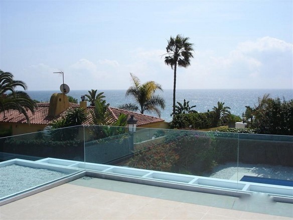 VILLA FOR SALE ESTEPONA