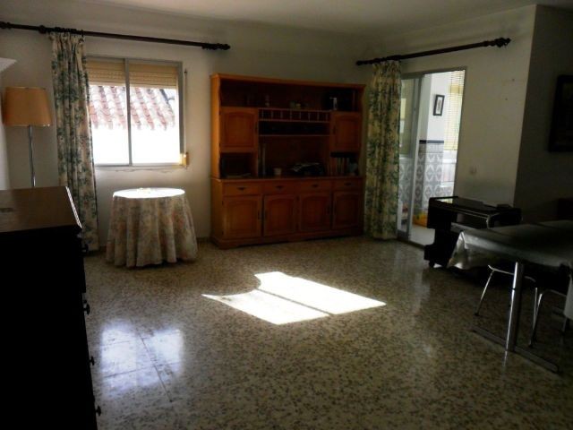 4 Bed Apartment for sale in Marbella - 2