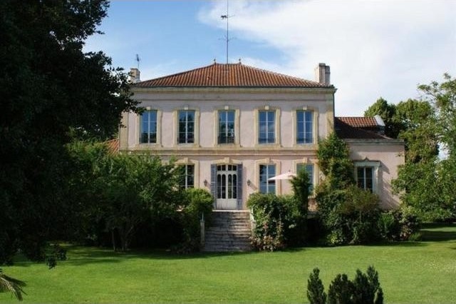 12 bedroom House For Sale: 47000 AGEN