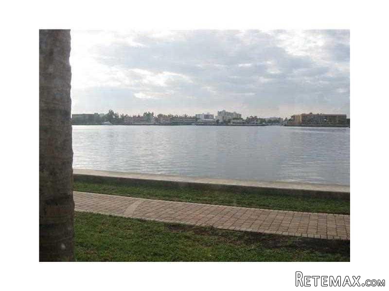 17150 North Bay Rd, Unit 2106, Sunny..