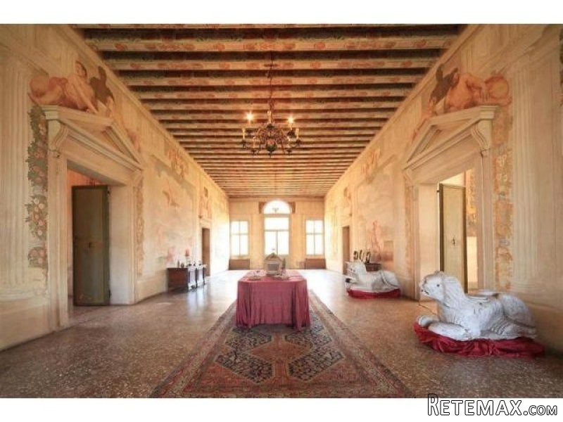 House For Sale: Veneto , Veneto.. - 2