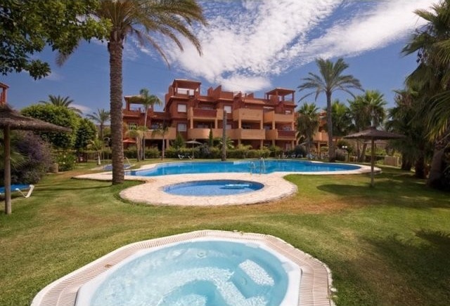 2 Bed Apartment for sale in Marbella - 2