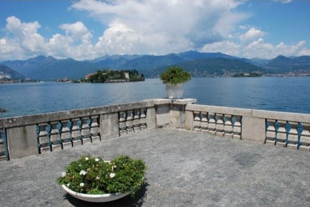 2 bedroom Apartment For Sale: Stresa, IT - 2