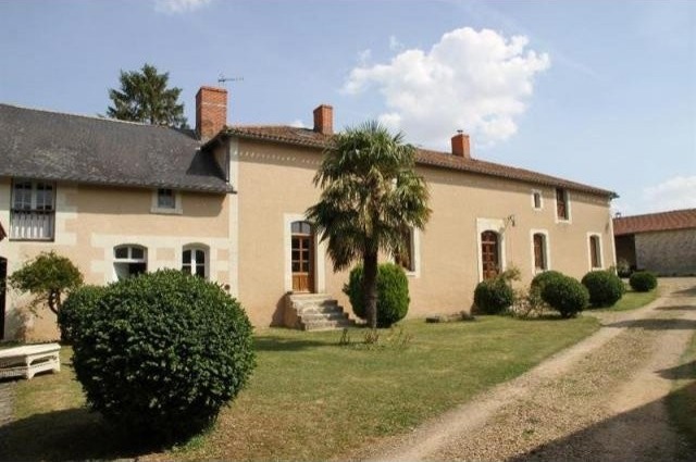 3 bedroom Character For Sale: 86330 25..