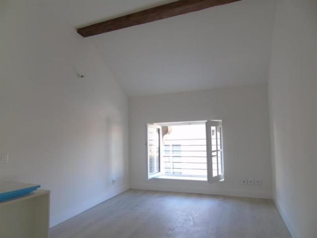 2 bedroom Flat For Sale: 86000 POITIERS.. - 2