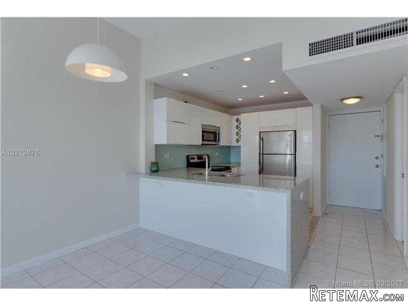 1 bedroom Flat For Sale: 1020 Meridian..