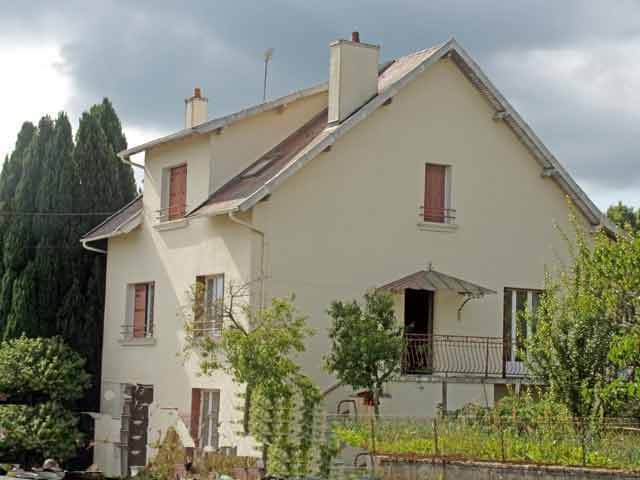 4-Bed House With Basement Set On 1.500..