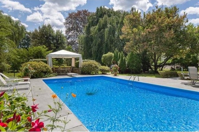 9 bedroom Residence For Sale: Harrison.. - 2