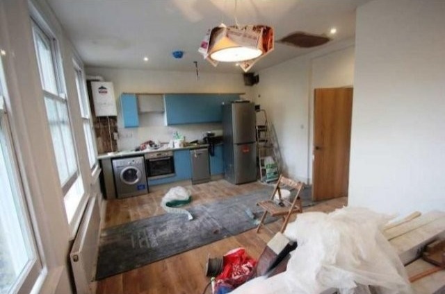 2 Bed Flat/Apartment To Let in London - 2