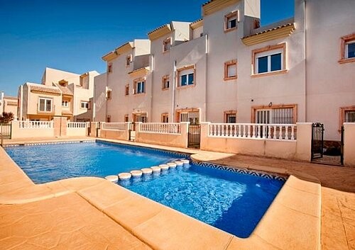 2 BED TOWN HOUSE WITH VIEWS