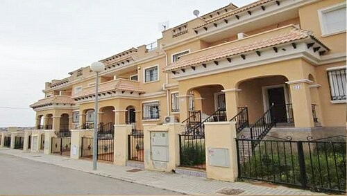 REAL BARGAIN 3 BED TOWNHOUSE