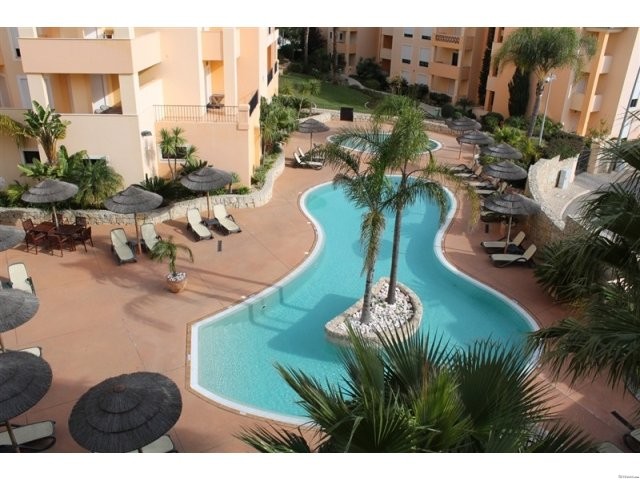 SUPERB LARGE TWO BEDROOM APARTMENT..