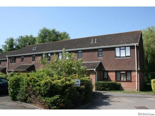 Robyns Way, Edenbridge, Kent Tn8
