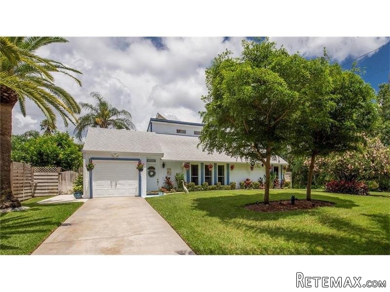 3 bedroom House For Sale: 4587 Nelson..