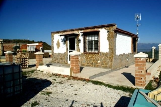 Country Houses for Sale in Moclinejo..