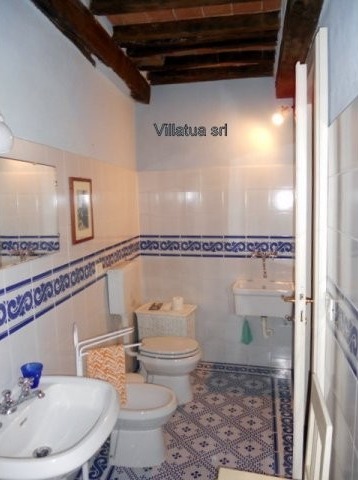 Village/town House - For Sale - North..