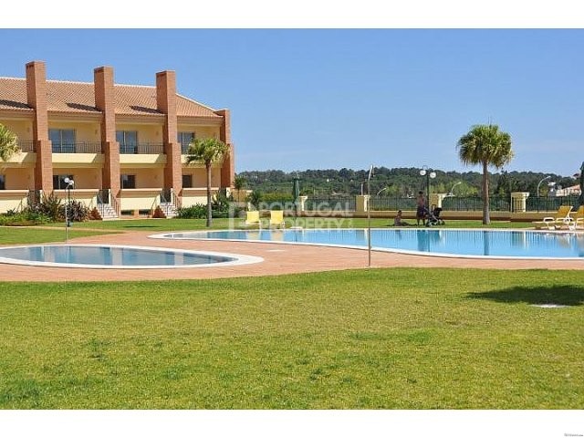 3 bed apartment in luxury condominium