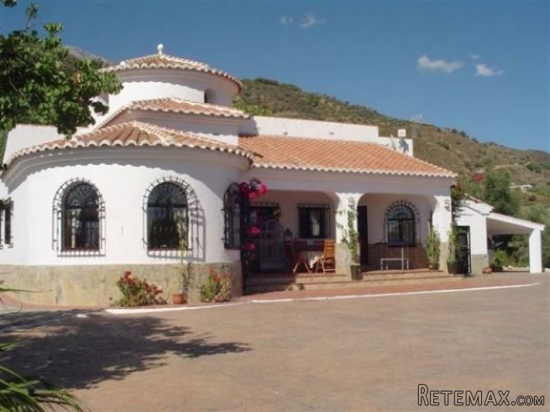 3 bedroom, 2 bathroom Villa, (build 200..