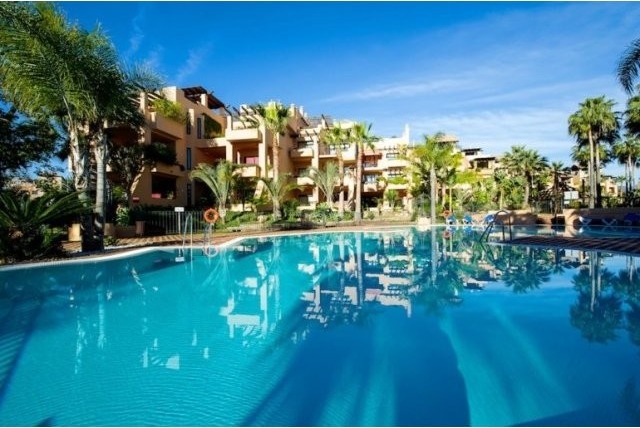 Front Line Beach Apartment overlooking.. - 2