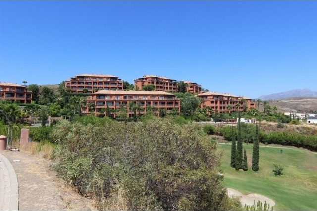 2 Bedroom Apartment For Sale In Los..