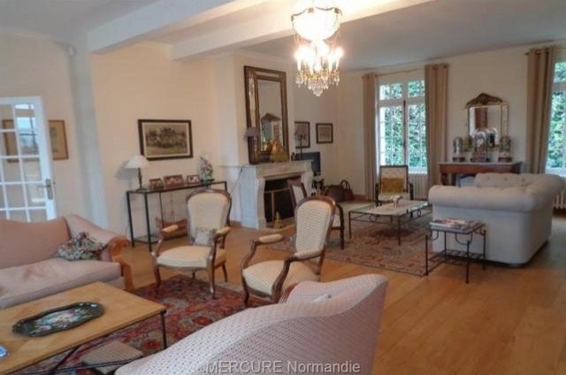 5 bedroom House For Sale: 28000 ANET - 2