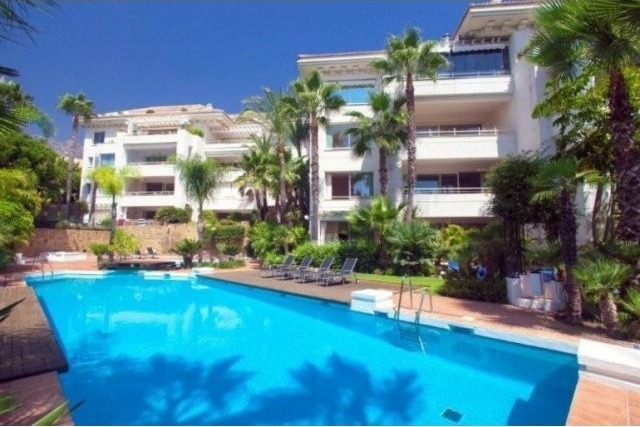 Superb 3 Bedroom Sea View Apartment in..