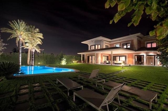 5 bedroom Terraced House For Sale:.. - 2