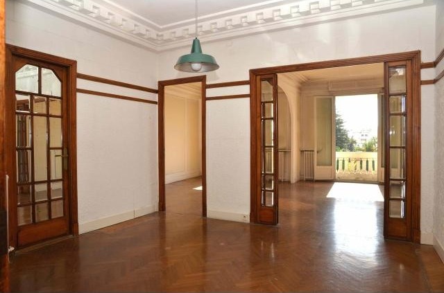 Two bedroom in grandiose bourgeois..