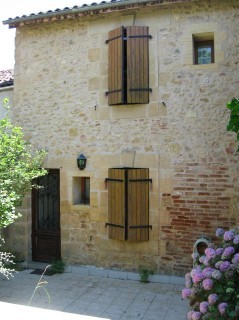 Lovely House, Ideal Location - 2