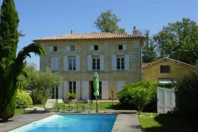 4 bedroom House For Sale: 33330..