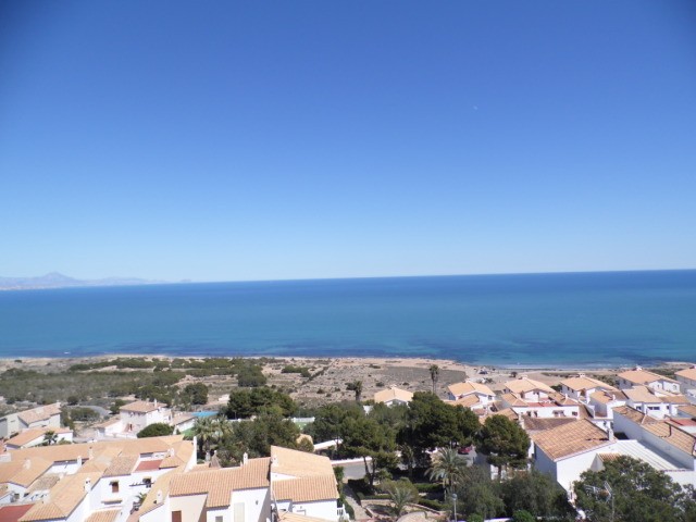 4 Bed 2 Bath 3FF with amazing sea views