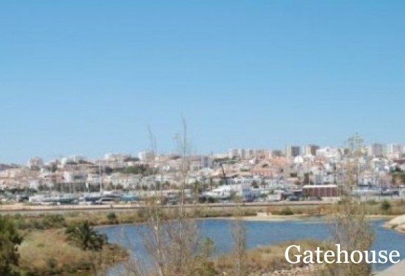 2 Bed Apartment For Sale Nr Meia Praia..