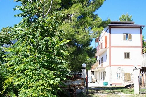 Beautiful detached property with a.. - 2