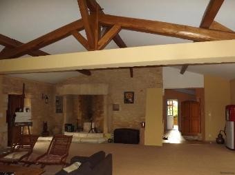 This Beautiful Stone House Retains Lots.. - 2