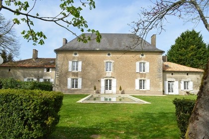 Stunningly renovated logis with 2..