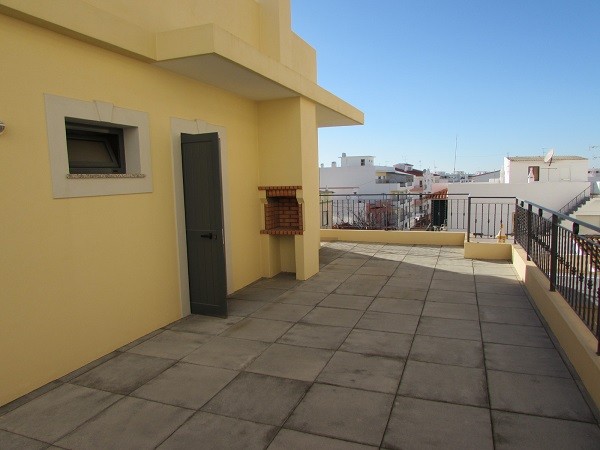 2+1 Bed Apartment For Sale - Quarteira