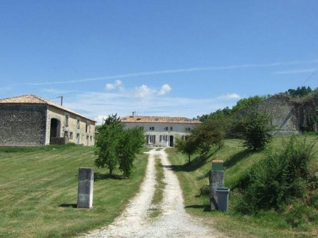 5 Bedroom Country House For Sale