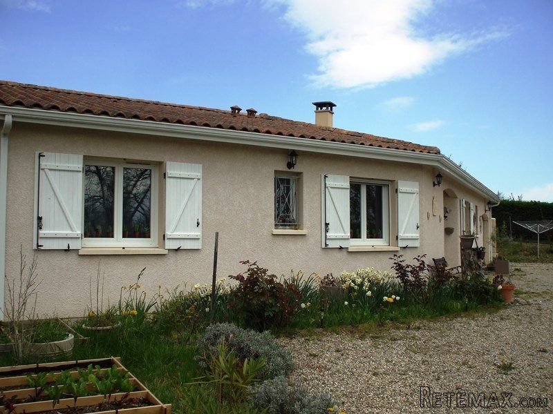 A 3 Bedroomed Property Close To..